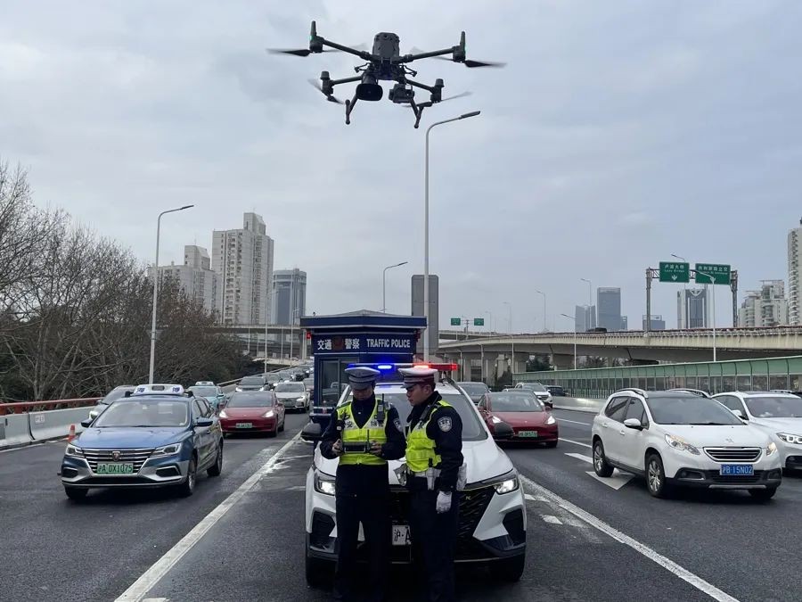 交通警察车辆跟拍解决方案